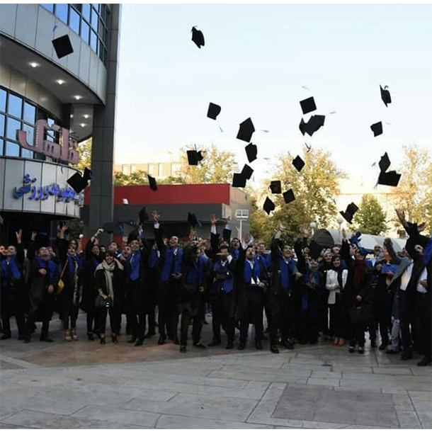 همراه با دانش آموختگان آکادمی برند همراه با دانش آموختگان آکادمی برند