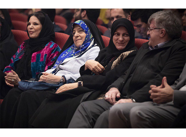 نمایشگاه آثار سی پال افتتاح شد نمایشگاه آثار سی پال افتتاح شد