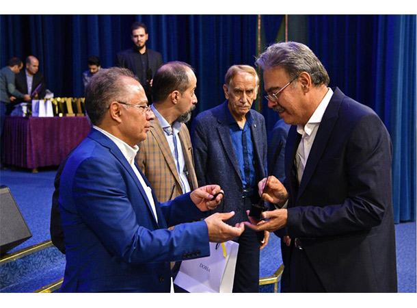تقدیر از پزشکان شهر زندگی تقدیر از پزشکان شهر زندگی