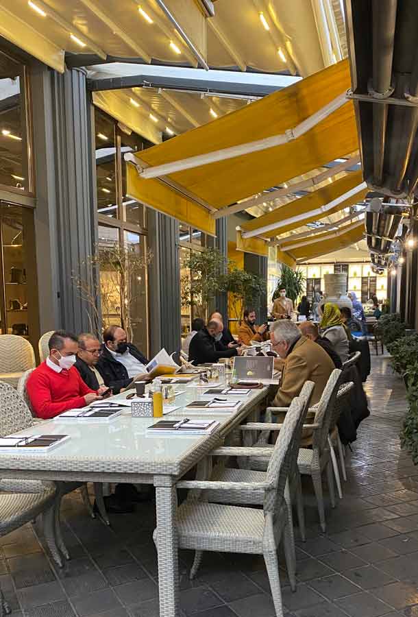 میزبان روزهای به یاد ماندنی میزبان روزهای به یاد ماندنی