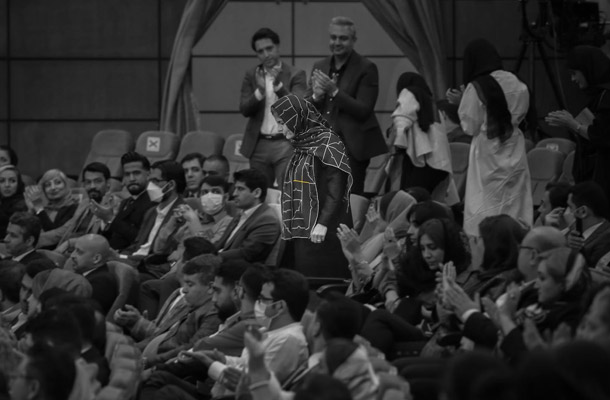تقدیر از مدیر طراحی درسا در رویداد تجارت طلایی تقدیر از مدیر طراحی درسا در رویداد تجارت طلایی
